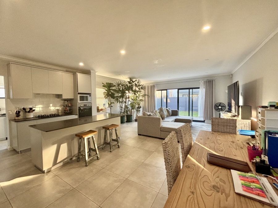 4 Bedroom Property for Sale in Sandown Western Cape